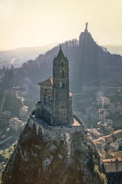 Hotel Des Capucins Le Puy-en-Velay Eksteriør bilde