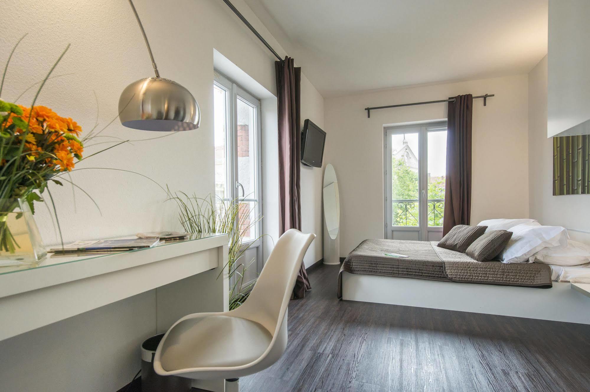 Hotel Des Capucins Le Puy-en-Velay Eksteriør bilde