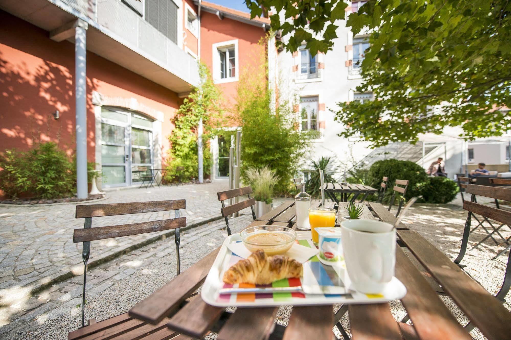 Hotel Des Capucins Le Puy-en-Velay Eksteriør bilde